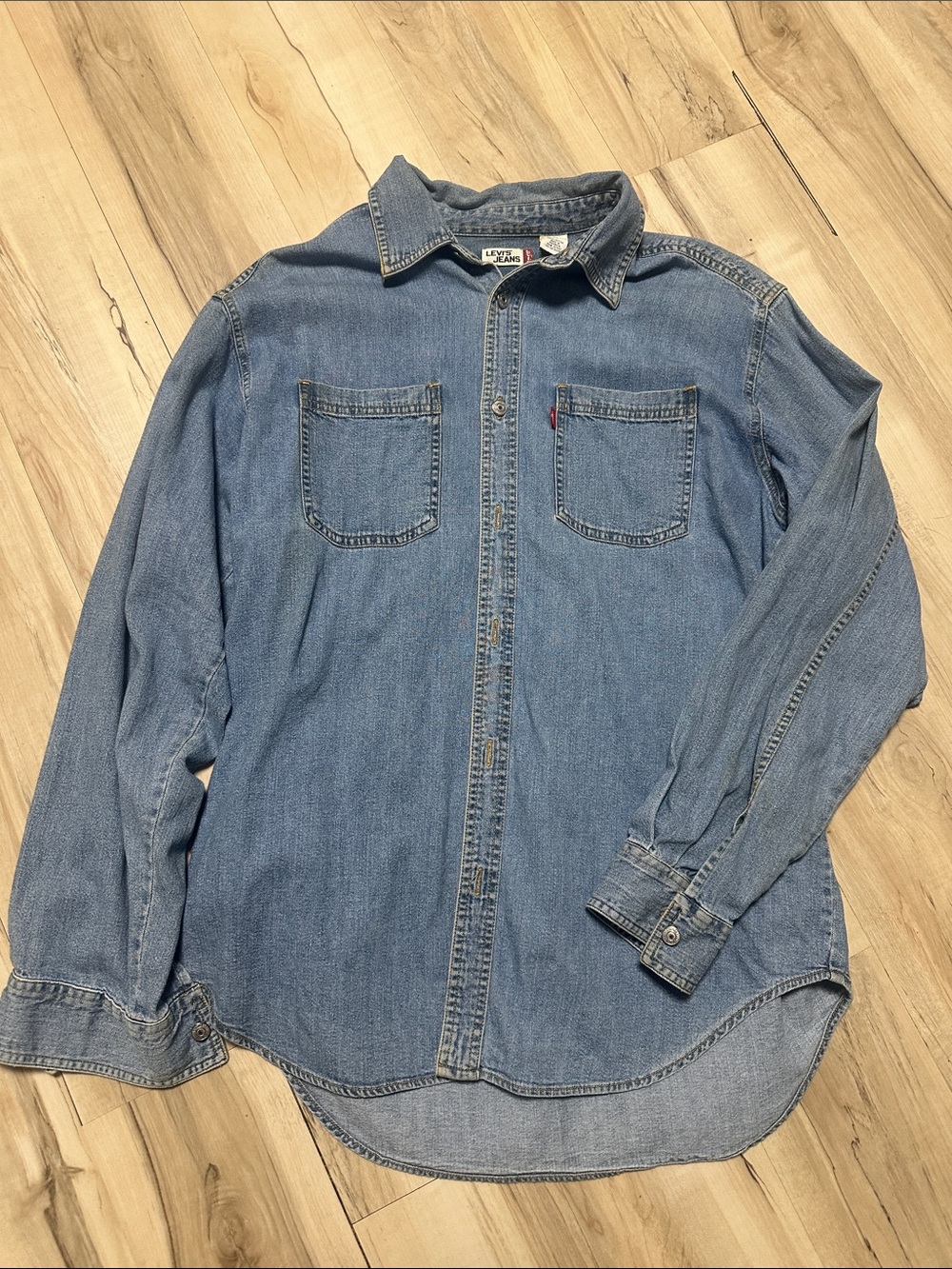 Levi's Men's Medium Wash Denim Shirt - Blue